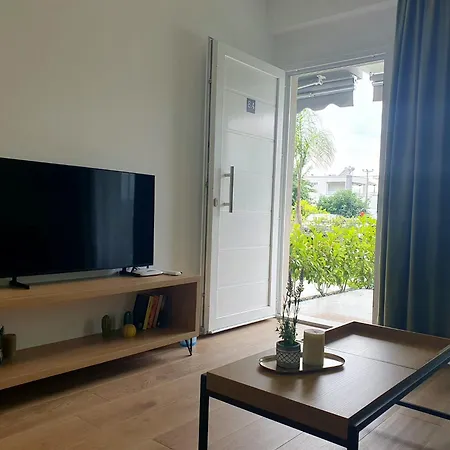 Zen Sea Danai B Апартаменты *